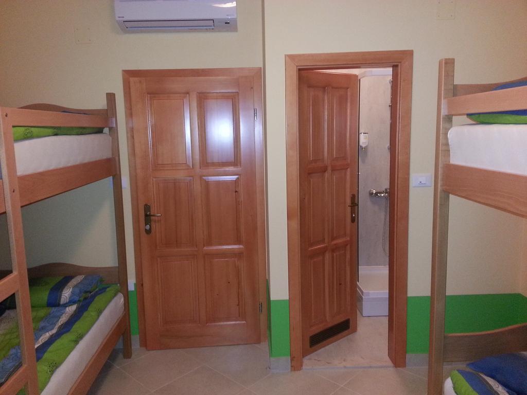 Europa Hostel Portorož Quarto foto